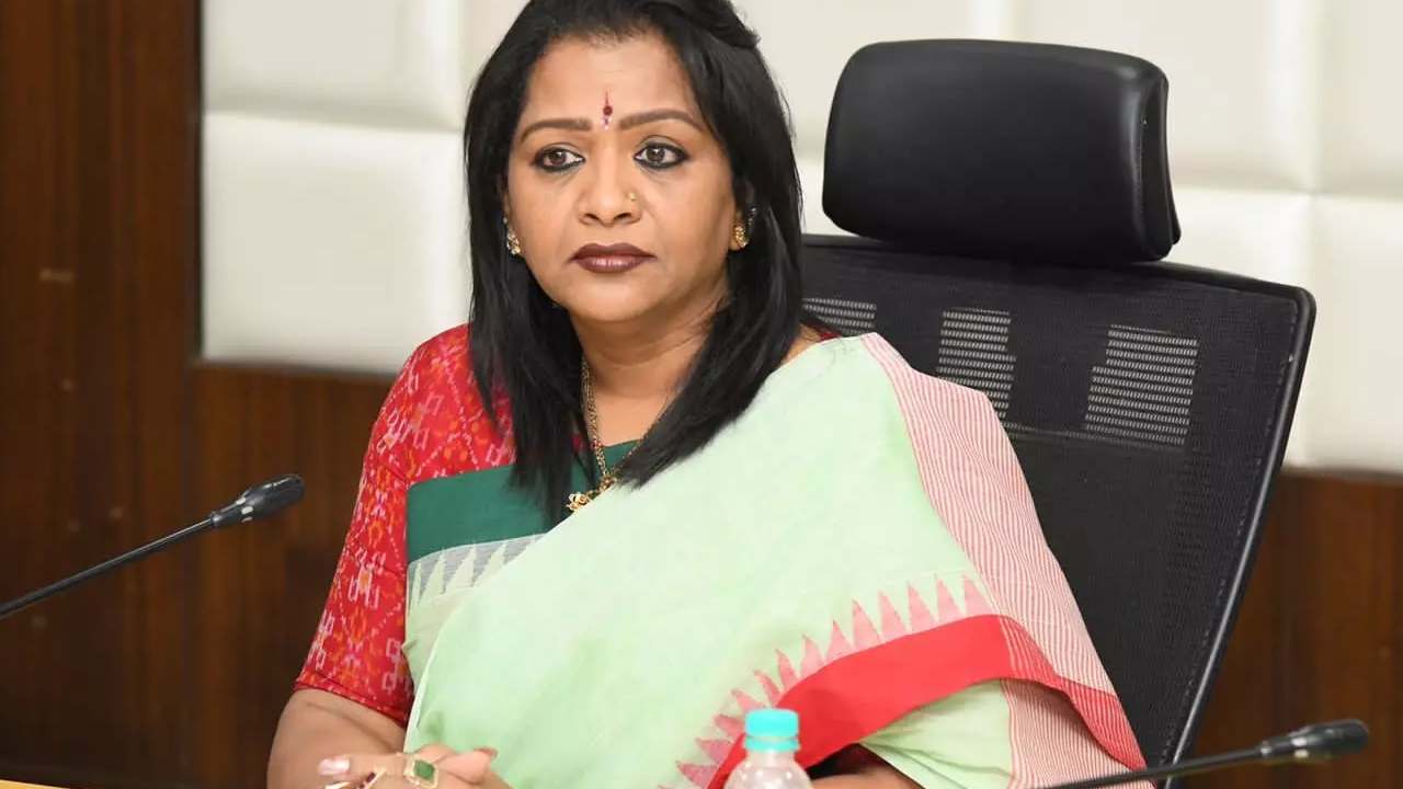 కాంగ్రెస్ పార్టీలోకి జీహెచ్ఎంసీ మేయర్ గద్వాల విజయలక్ష్మి? కాంగ్రెస్ పార్టీలోకి జీహెచ్ఎంసీ మేయర్ గద్వాల విజయలక్ష్మి?