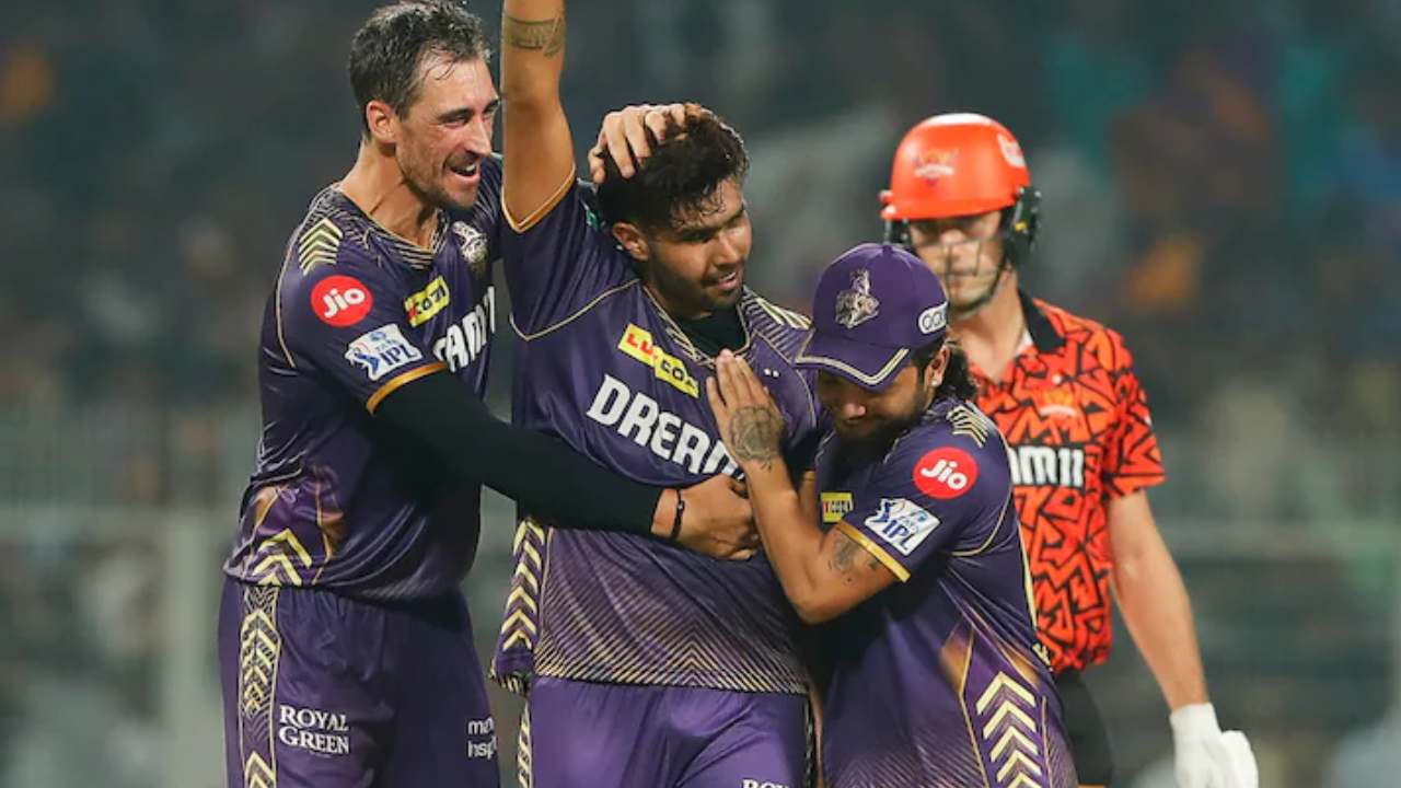 హర్షిత్ రానా తన తల్లిండ్రుల గురించి కీలక విషయాన్ని చెప్పాడు.. అదేమిటంటే! హర్షిత్ రానా తన తల్లిండ్రుల గురించి కీలక విషయాన్ని చెప్పాడు.. అదేమిటంటే!