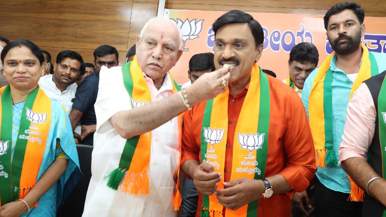 ఎన్నికల వేళ ఎలాంటి షరతులూ లేకుండా బీజేపీలో చేరిన గాలి జనార్దన్ రెడ్డి ఎన్నికల వేళ ఎలాంటి షరతులూ లేకుండా బీజేపీలో చేరిన గాలి జనార్దన్ రెడ్డి