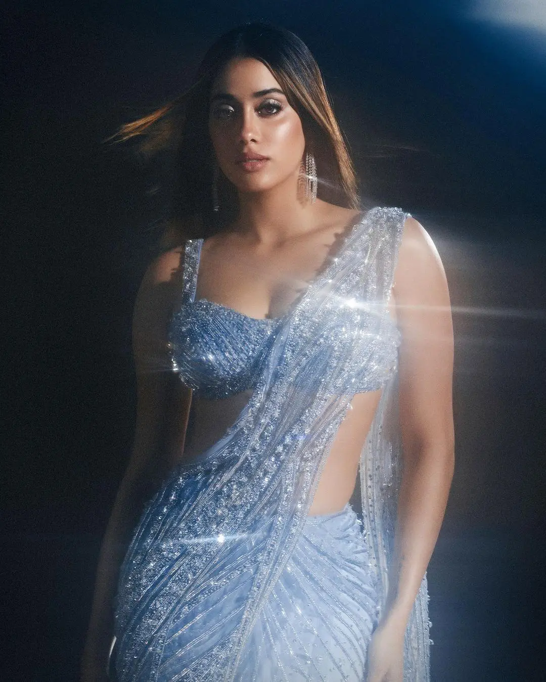 Janhvi Kapoor Shines in Glowing Saree