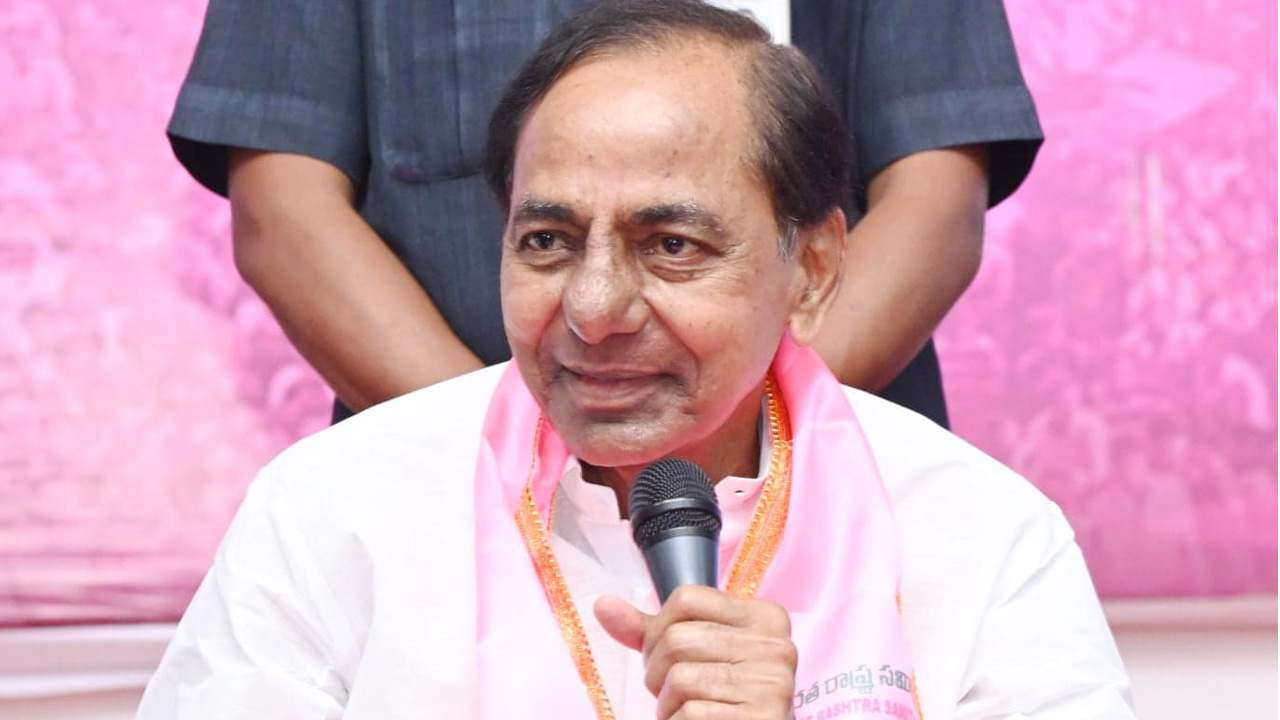 ప్రభుత్వాన్ని ఇరుకునపెట్టేలా బీఆర్ఎస్ పొలంబాట కార్యాచరణ ప్రభుత్వాన్ని ఇరుకునపెట్టేలా బీఆర్ఎస్ పొలంబాట కార్యాచరణ