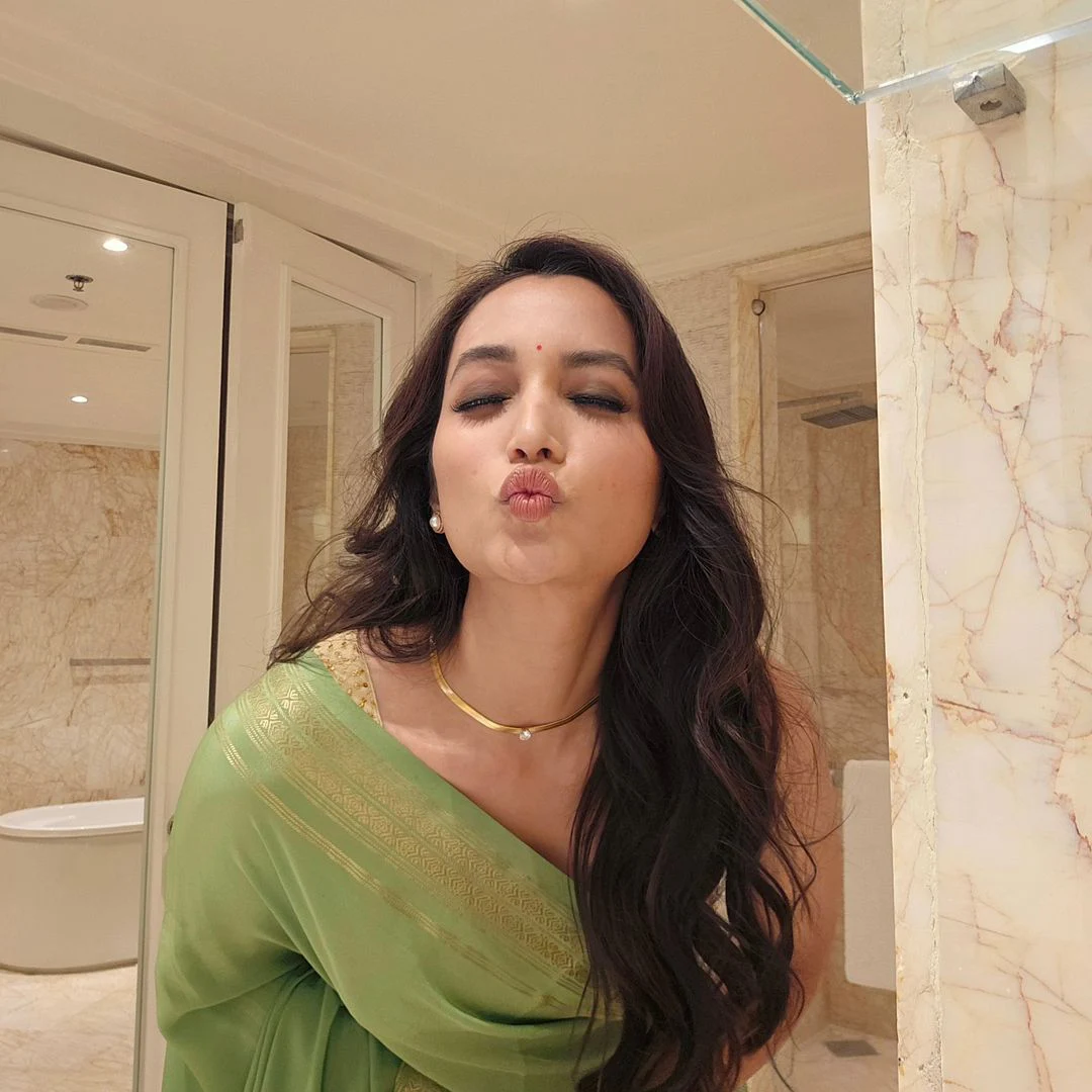 Kannada Actress Srinidhi Shetty cute looks photos gone viral