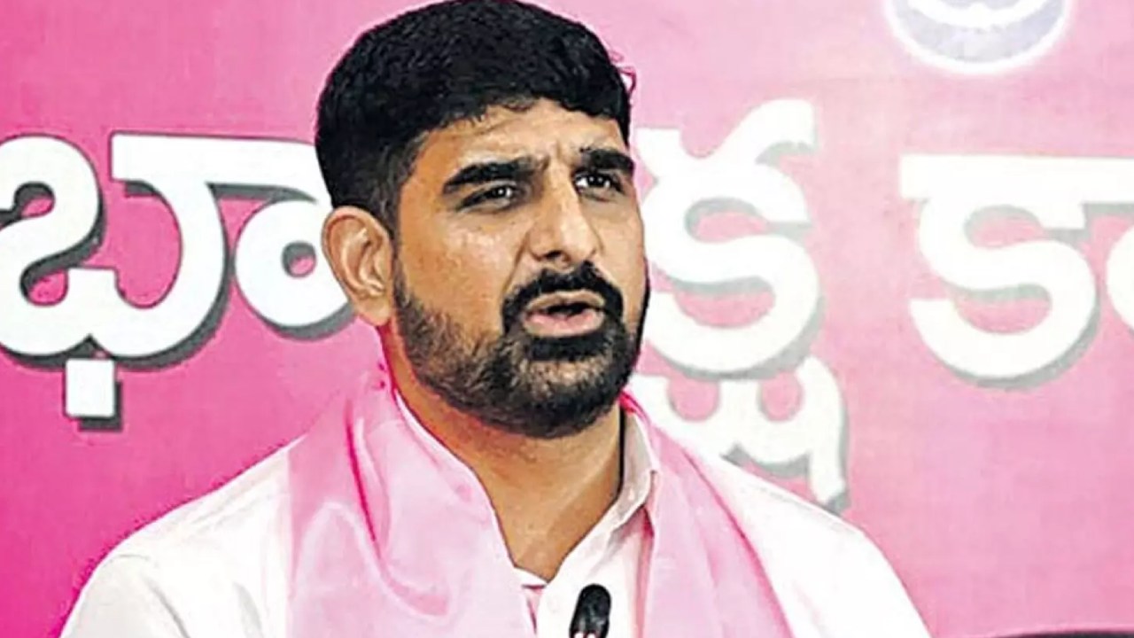 బీఆర్ఎస్ ఎమ్మెల్యే పాడికౌశిక్ రెడ్డిపై క్రిమినల్ కేసు నమోదు.. ఎందుకంటే? బీఆర్ఎస్ ఎమ్మెల్యే పాడికౌశిక్ రెడ్డిపై క్రిమినల్ కేసు నమోదు.. ఎందుకంటే?