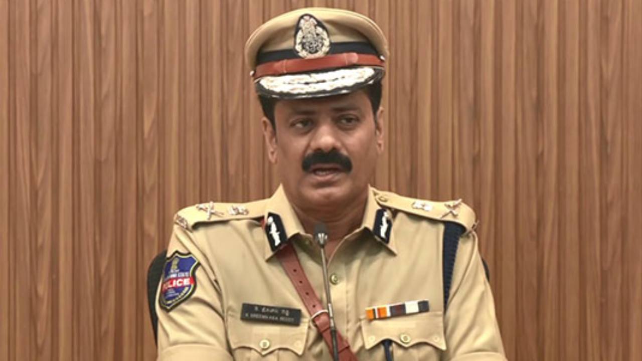 హైదరాబాద్లో హై అలర్ట్.. స్పెషల్ బ్రాంచ్ పోలీసులు అప్రమత్తం.. తనిఖీలు.. హైదరాబాద్లో హై అలర్ట్.. స్పెషల్ బ్రాంచ్ పోలీసులు అప్రమత్తం.. తనిఖీలు..