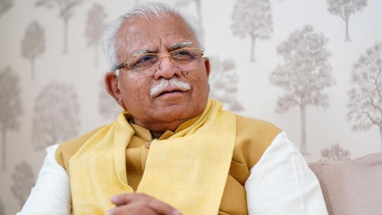 హరియాణ సీఎం మనోహర్ లాల్ ఖట్టర్, మంత్రుల రాజీనామా హరియాణ సీఎం మనోహర్ లాల్ ఖట్టర్, మంత్రుల రాజీనామా