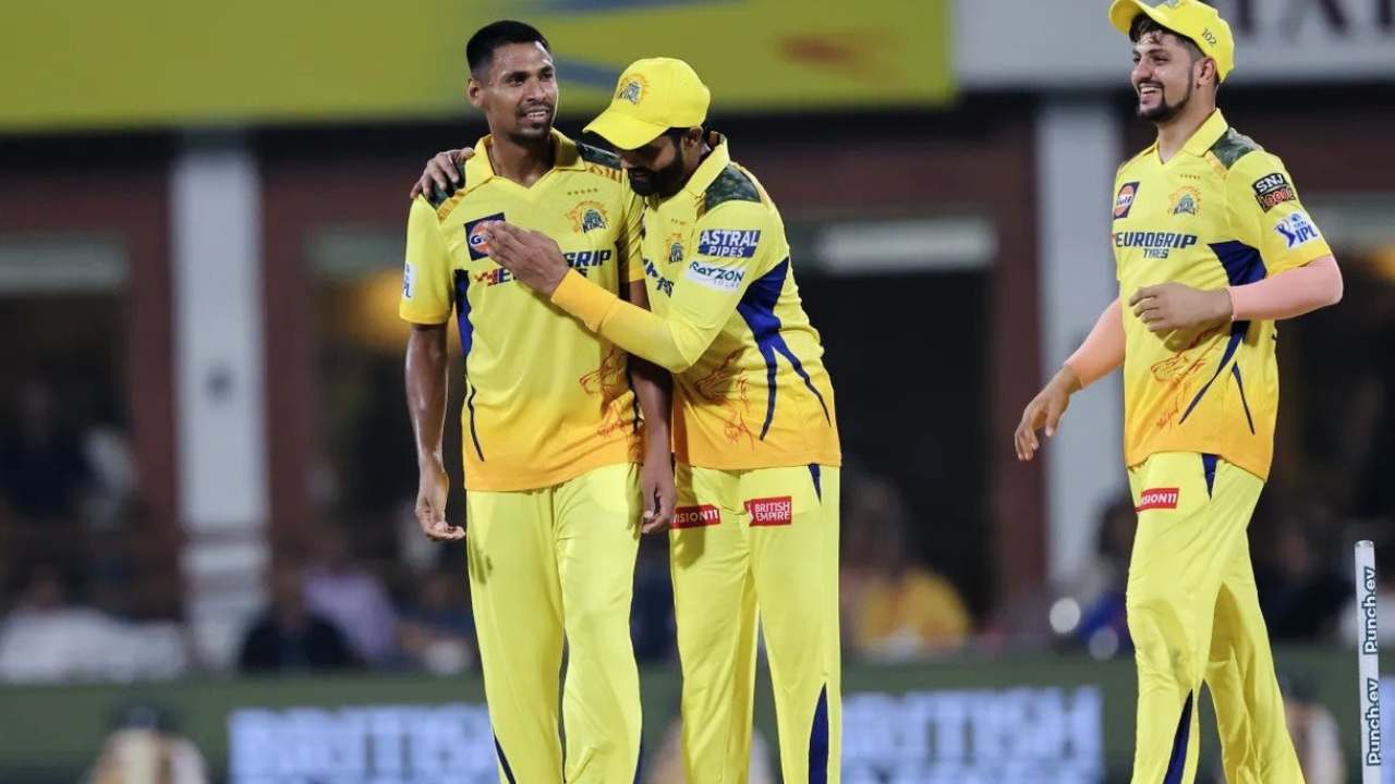 IPL 2024 : పది బంతుల్లోనే ఆర్సీబీని దెబ్బతీసిన బంగ్లాదేశ్ పేసర్.. మొన్న అలా.. నేడు ఇలా..! ఫొటోలు వైరల్ IPL 2024 : పది బంతుల్లోనే ఆర్సీబీని దెబ్బతీసిన బంగ్లాదేశ్ పేసర్.. మొన్న అలా.. నేడు ఇలా..! ఫొటోలు వైరల్