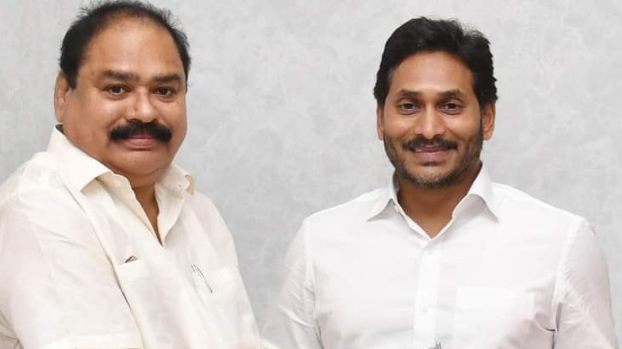 సీఎం జగన్ అత్యధిక మెజార్టీతో మళ్లీ ఏపీ ముఖ్యమంత్రి కాబోతున్నారు : స్వామి దాస్ సీఎం జగన్ అత్యధిక మెజార్టీతో మళ్లీ ఏపీ ముఖ్యమంత్రి కాబోతున్నారు : స్వామి దాస్