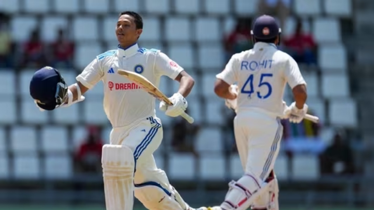 ICC Test Rankings : టాప్-10లోకి దూసుకొచ్చిన యశస్వి జైస్వాల్.. జాబితాలో కెప్టెన్ రోహిత్ శర్మ ఎక్కడున్నాడంటే? ICC Test Rankings : టాప్-10లోకి దూసుకొచ్చిన యశస్వి జైస్వాల్.. జాబితాలో కెప్టెన్ రోహిత్ శర్మ ఎక్కడున్నాడంటే?