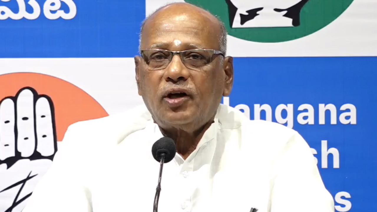 రేవంత్ ఇంటికి దగ్గర అద్దెకు ఇల్లు తీసుకుని ఫోన్ ట్యాపింగ్ చేశారు: నిరంజన్ రేవంత్ ఇంటికి దగ్గర అద్దెకు ఇల్లు తీసుకుని ఫోన్ ట్యాపింగ్ చేశారు: నిరంజన్