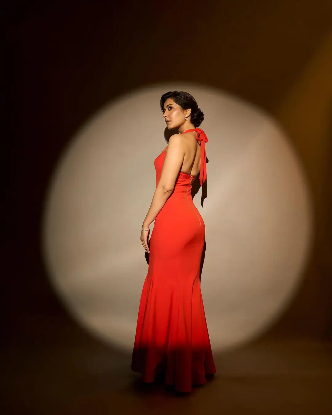 Raashii Khanna Hollywood Looks in Latest Photo Shoot