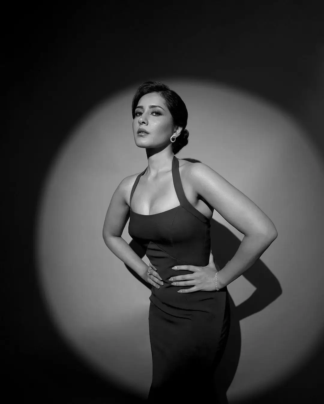 Raashii Khanna Hollywood Looks in Latest Photo Shoot