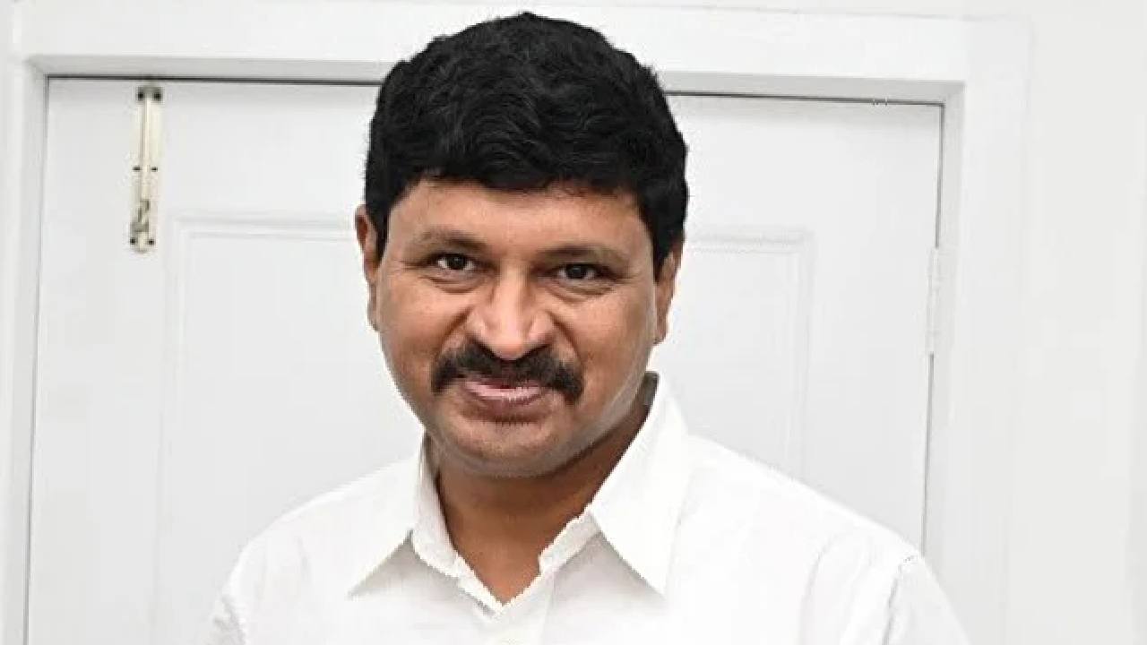 తనపై నమోదైన కేసుపై బీఆర్ఎస్ ఎంపీ సంతోష్ కుమార్ స్పందన తనపై నమోదైన కేసుపై బీఆర్ఎస్ ఎంపీ సంతోష్ కుమార్ స్పందన