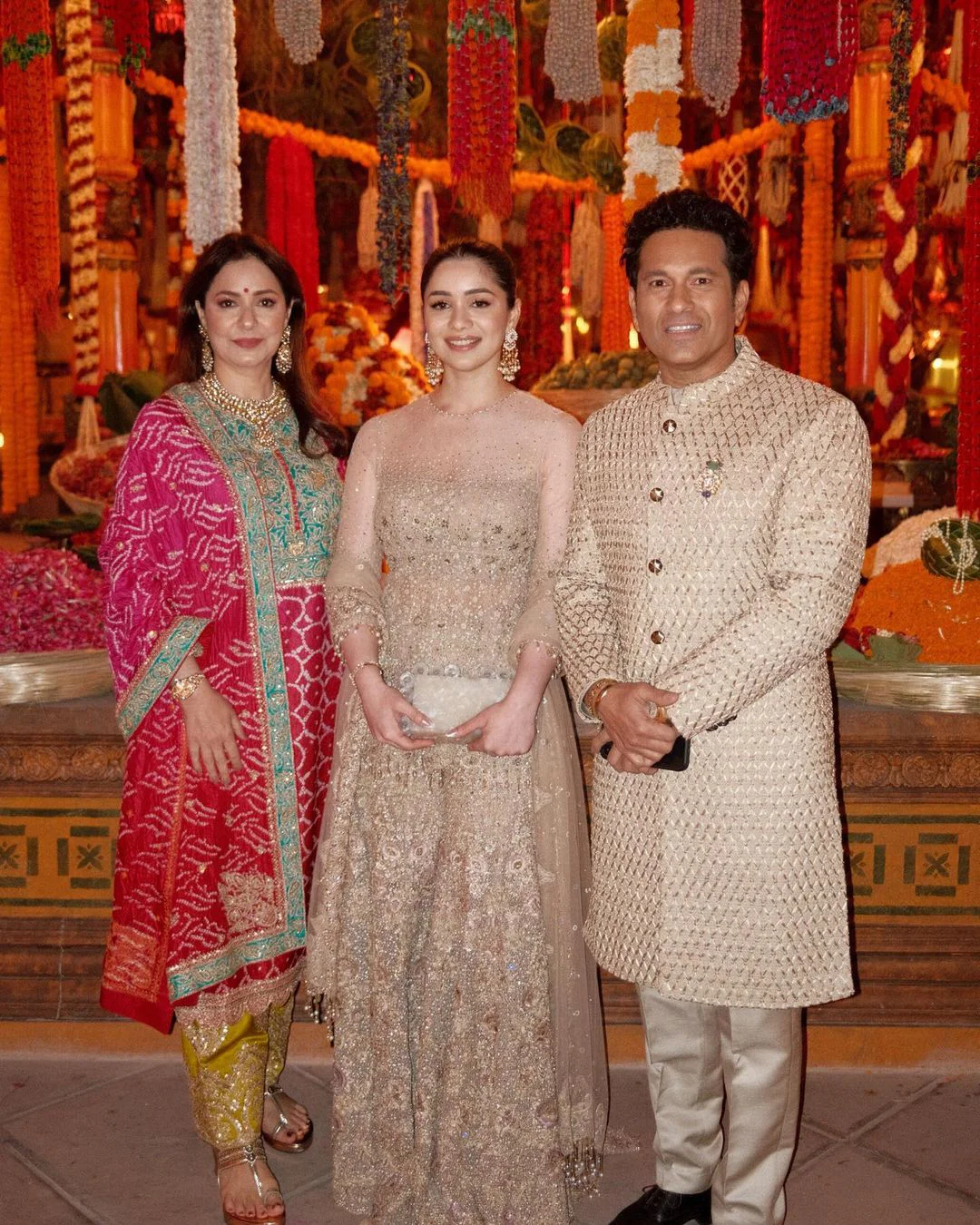 Sara Tendulkar shares her new Photos in instagram