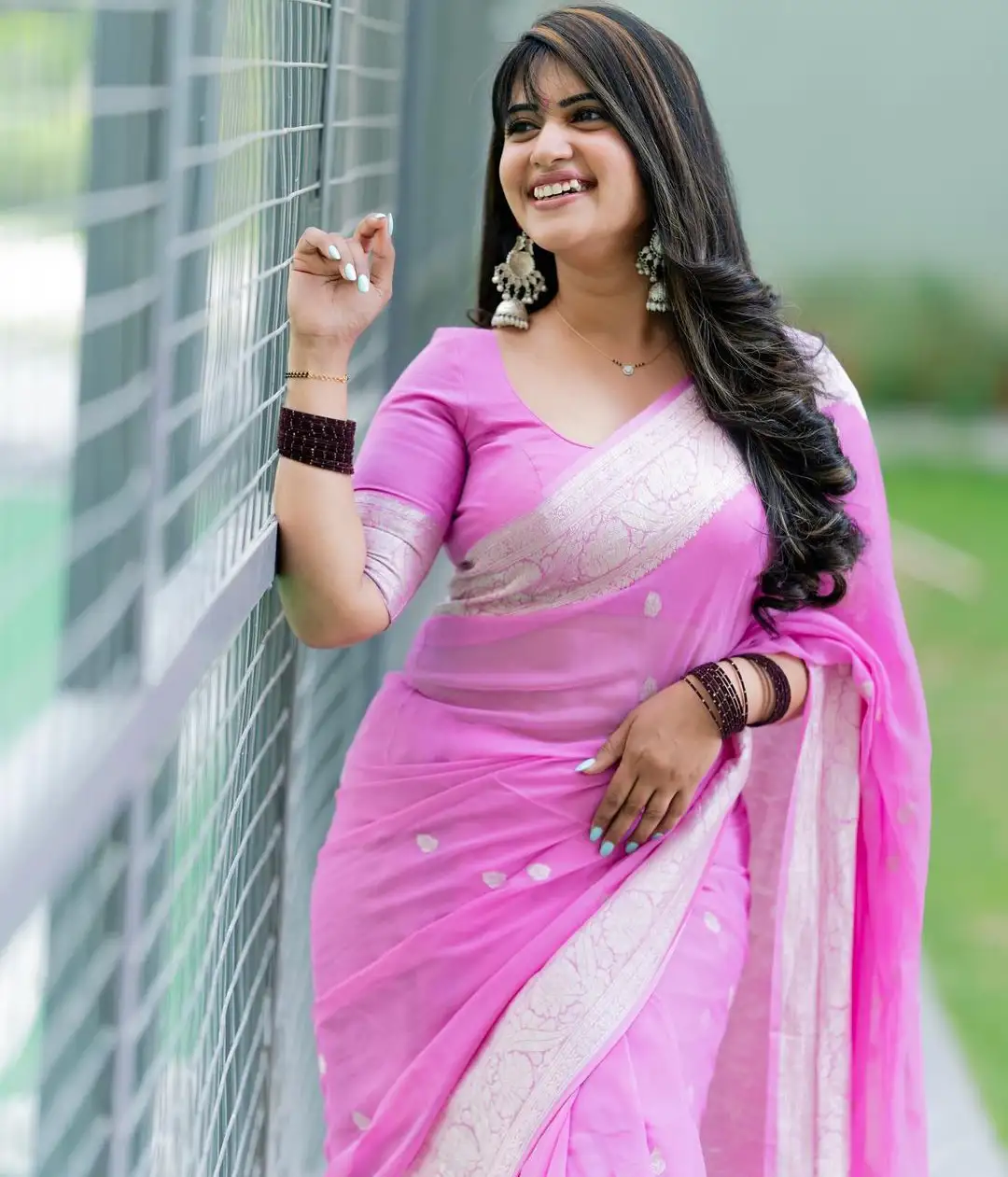 Sravanthi Chokarapu Cute Looks in Saree