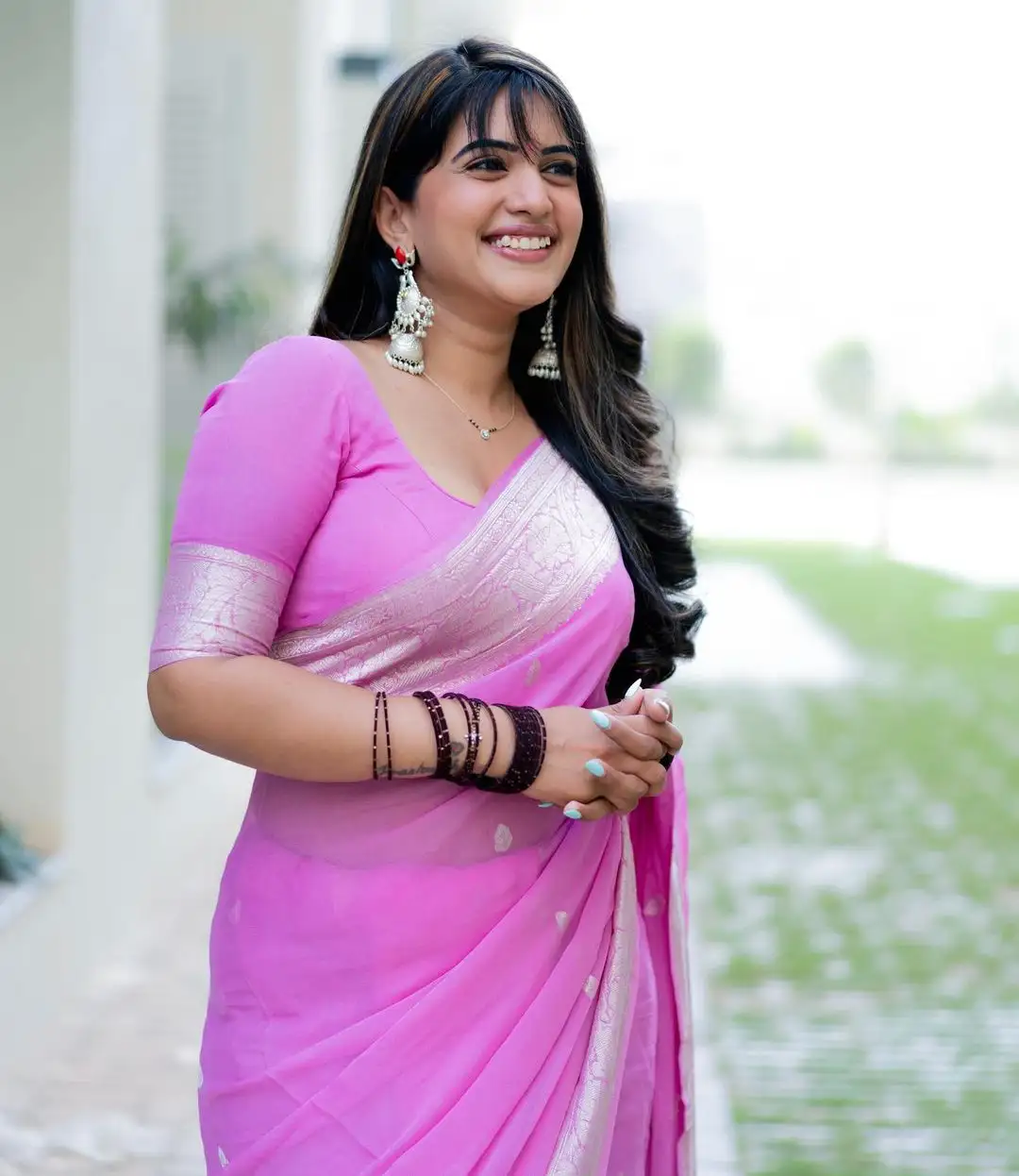 Sravanthi Chokarapu Cute Looks in Saree