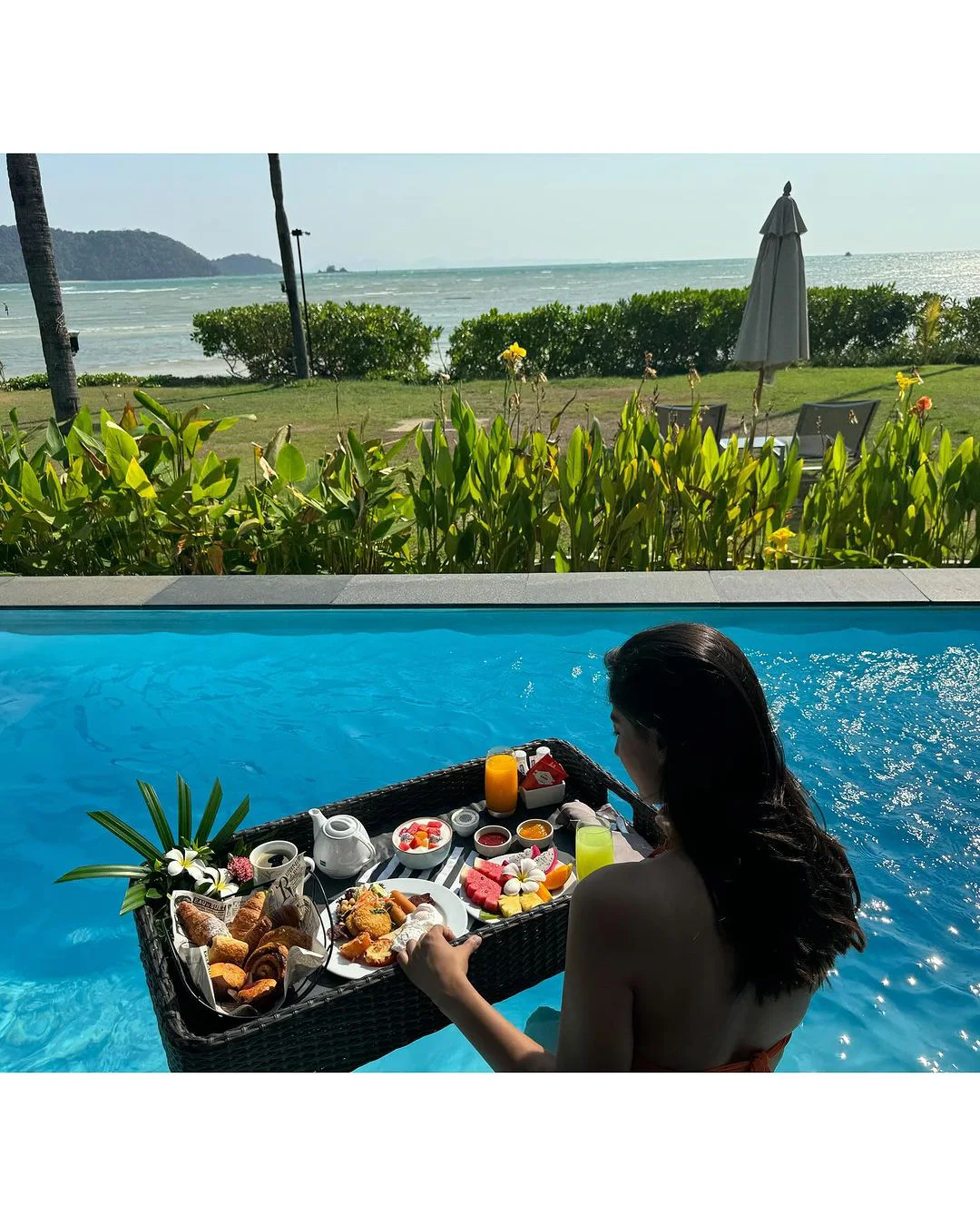 Tollywood Actress Meenaakshi Chaudhary enjoying vacation photos