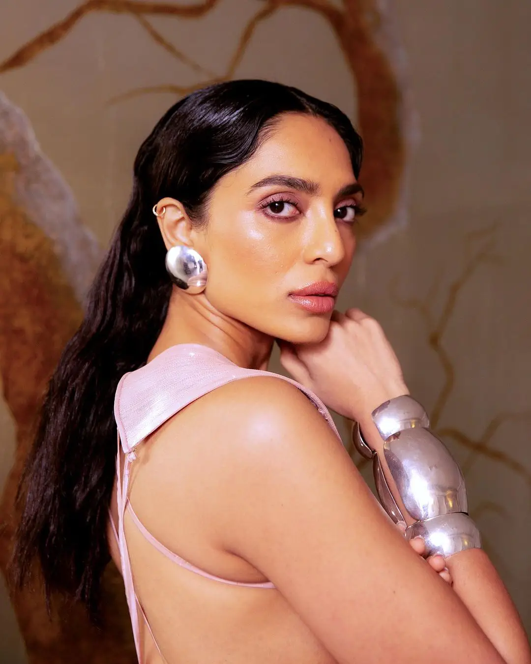 Tollywood Actress Sobhita Dhulipala shines in pink dress photos