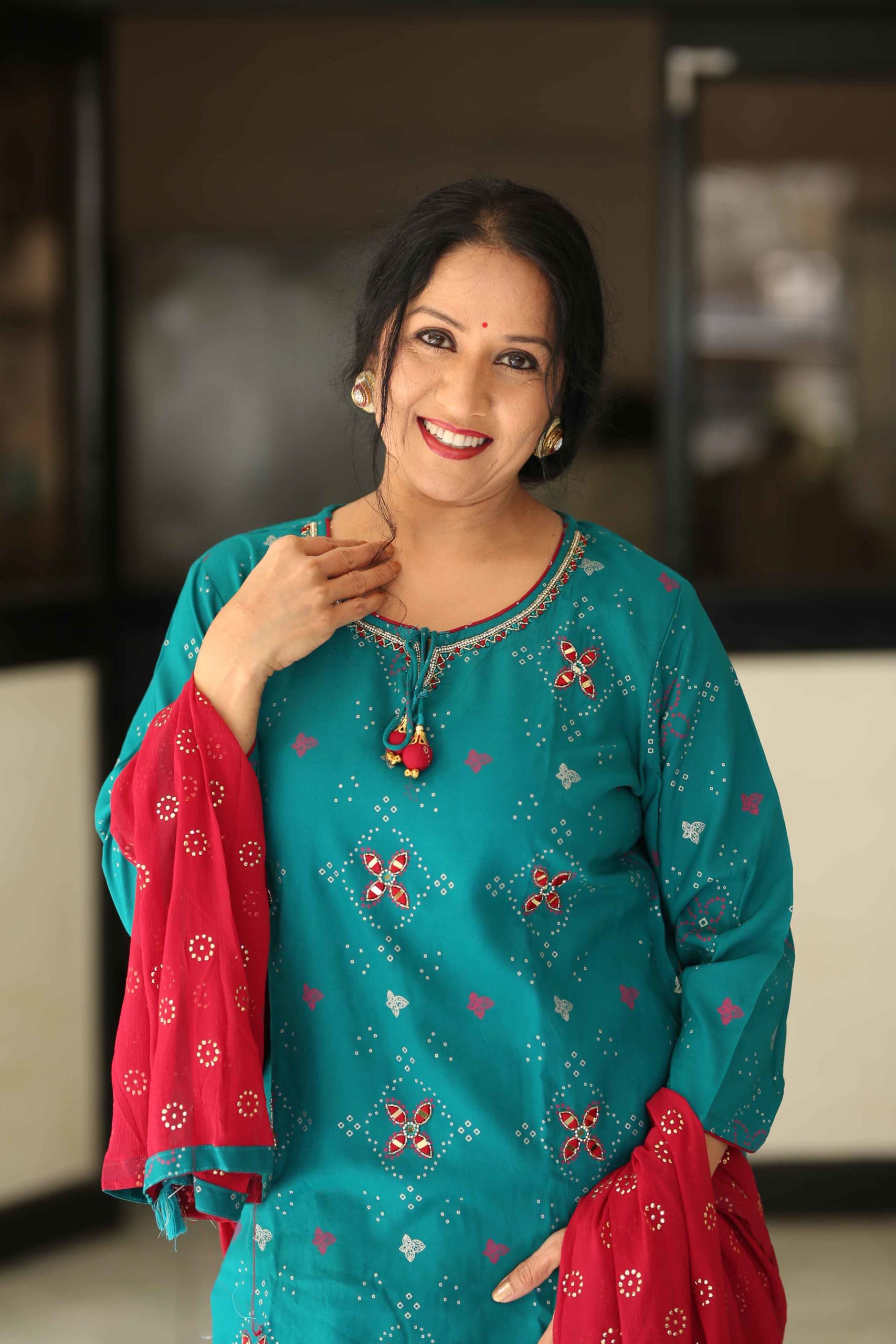Tollywood actress Prashanthi Harathi come back to tollywood and waiting for offers