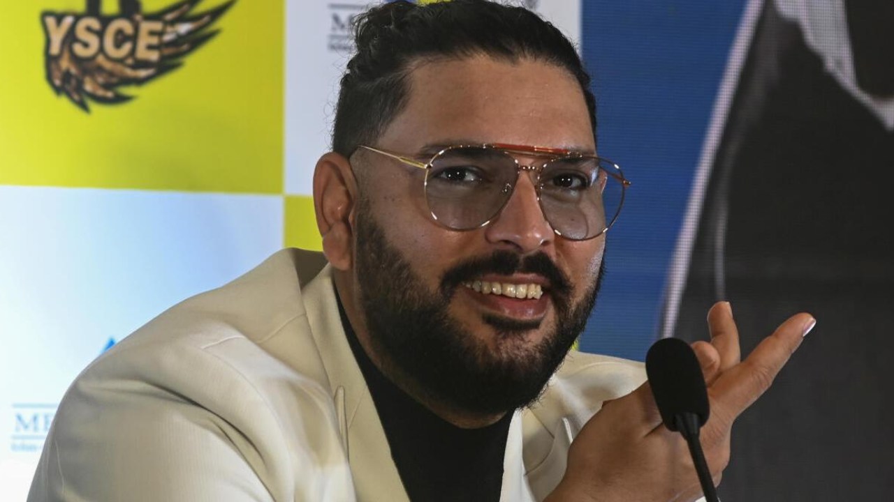 Yuvraj Singh : గురుదాస్పూర్ లోక్సభ స్థానం నుంచి యువరాజ్ పోటీ చేస్తున్నారా? క్లారిటీ ఇచ్చిన మాజీ క్రికెటర్ Yuvraj Singh : గురుదాస్పూర్ లోక్సభ స్థానం నుంచి యువరాజ్ పోటీ చేస్తున్నారా? క్లారిటీ ఇచ్చిన మాజీ క్రికెటర్