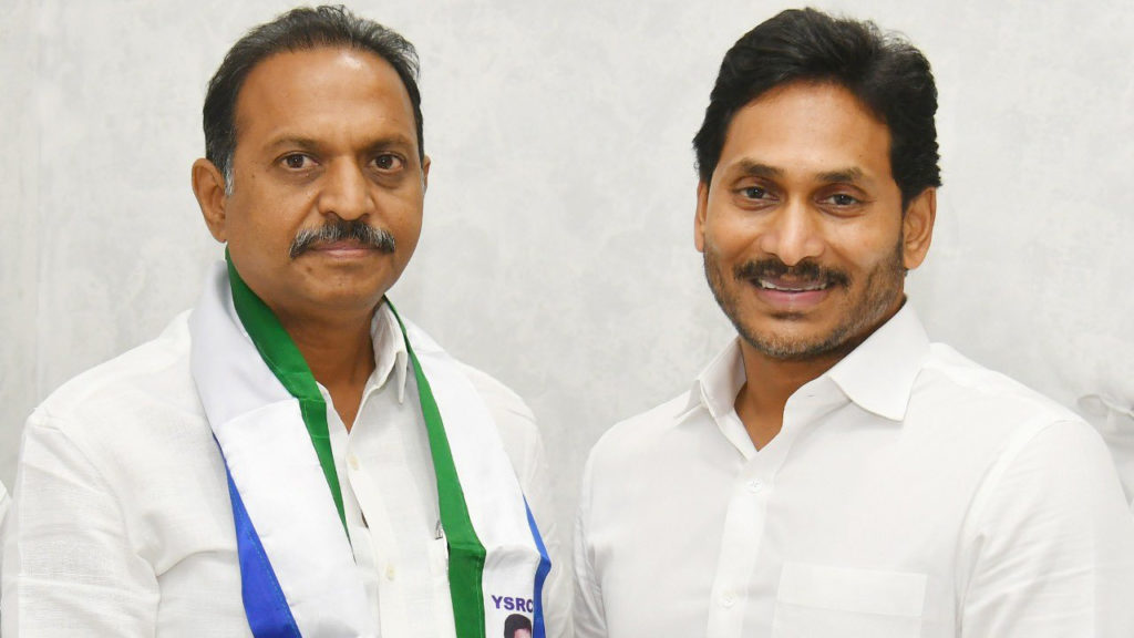 pulivendula tdp leader satish reddy joins ysr congress party