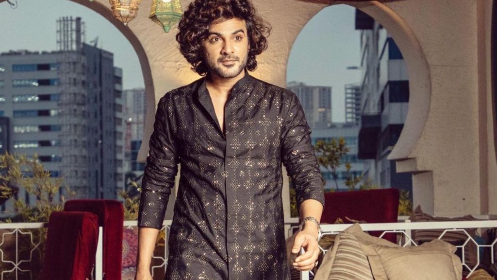 Siddhu Jonnalagadda Injured in Bommarillu Baskar Movie Shooting