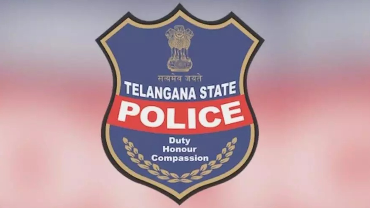 Telangana Police : తెలంగాణ పోలీసు శాఖ కీలక నిర్ణయం.. డీఎస్పీ ప్రణీత్ రావుపై సస్పెన్షన్ వేటు! Telangana Police : తెలంగాణ పోలీసు శాఖ కీలక నిర్ణయం.. డీఎస్పీ ప్రణీత్ రావుపై సస్పెన్షన్ వేటు!