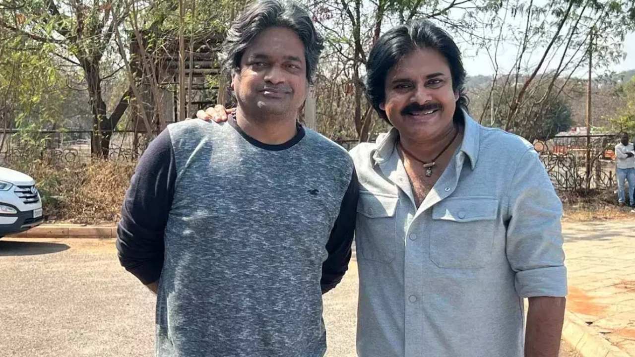 Pawan Kalyan : హరీష్ శంకర్ బాధ భరించలేక ఆ గాజు డైలాగ్ చెప్పా.. ‘ఉస్తాద్ భగత్ సింగ్’ పై పవన్ కళ్యాణ్ సంచలన వ్యాఖ్యలు.. Pawan Kalyan : హరీష్ శంకర్ బాధ భరించలేక ఆ గాజు డైలాగ్ చెప్పా.. ‘ఉస్తాద్ భగత్ సింగ్’ పై పవన్ కళ్యాణ్ సంచలన వ్యాఖ్యలు..