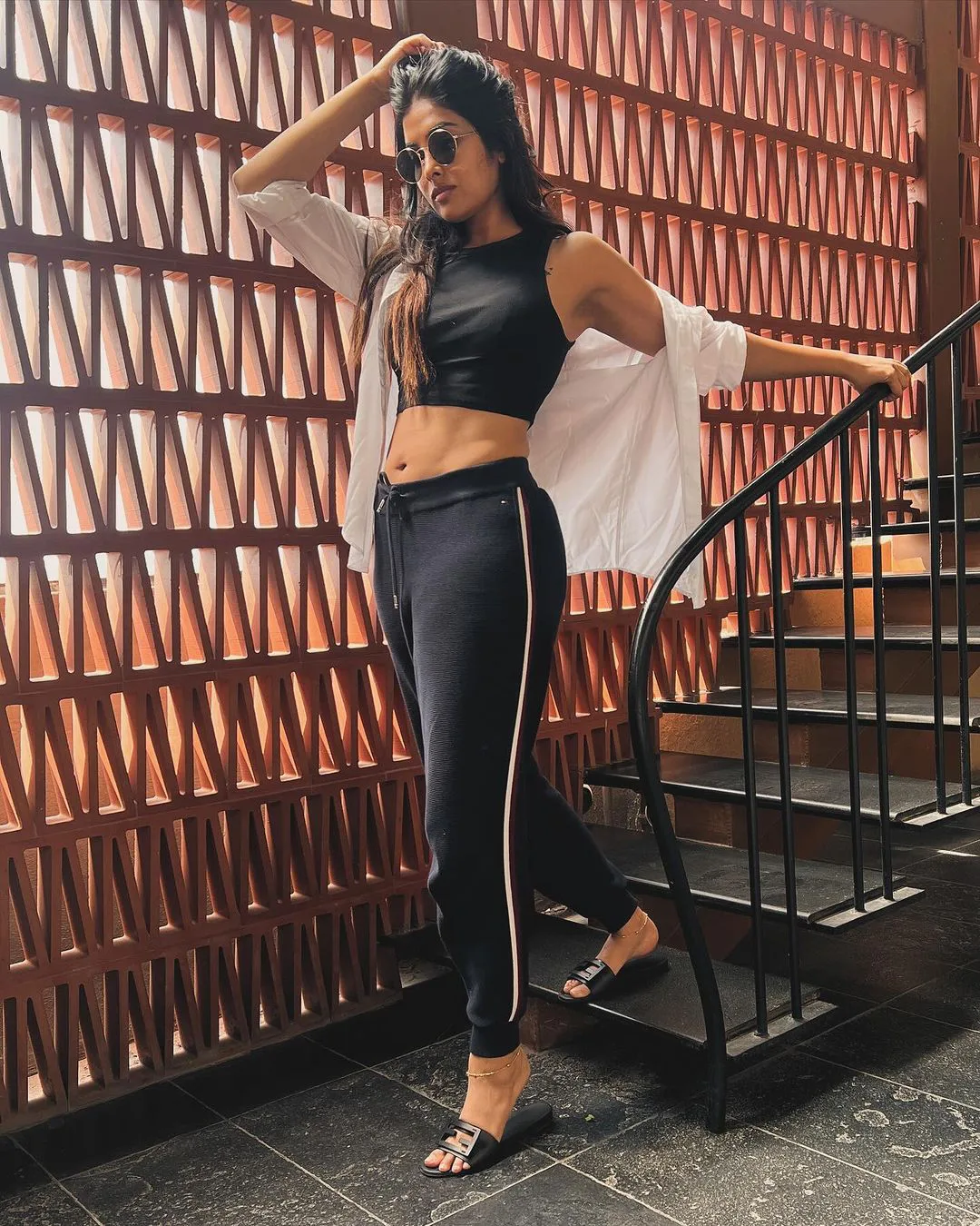 Actress Divi Vadthya new Photos gone viral