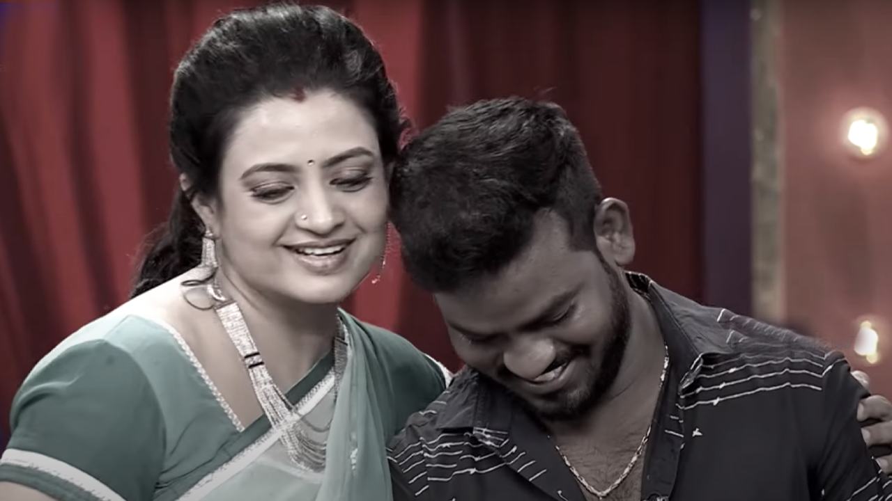 Jabardasth : కోపంతో జబర్దస్త్ నటుడిని తిట్టేసిన ఇంద్రజ.. కానీ స్టేజిపై క్షమాపణలు చెప్పి.. Jabardasth : కోపంతో జబర్దస్త్ నటుడిని తిట్టేసిన ఇంద్రజ.. కానీ స్టేజిపై క్షమాపణలు చెప్పి..