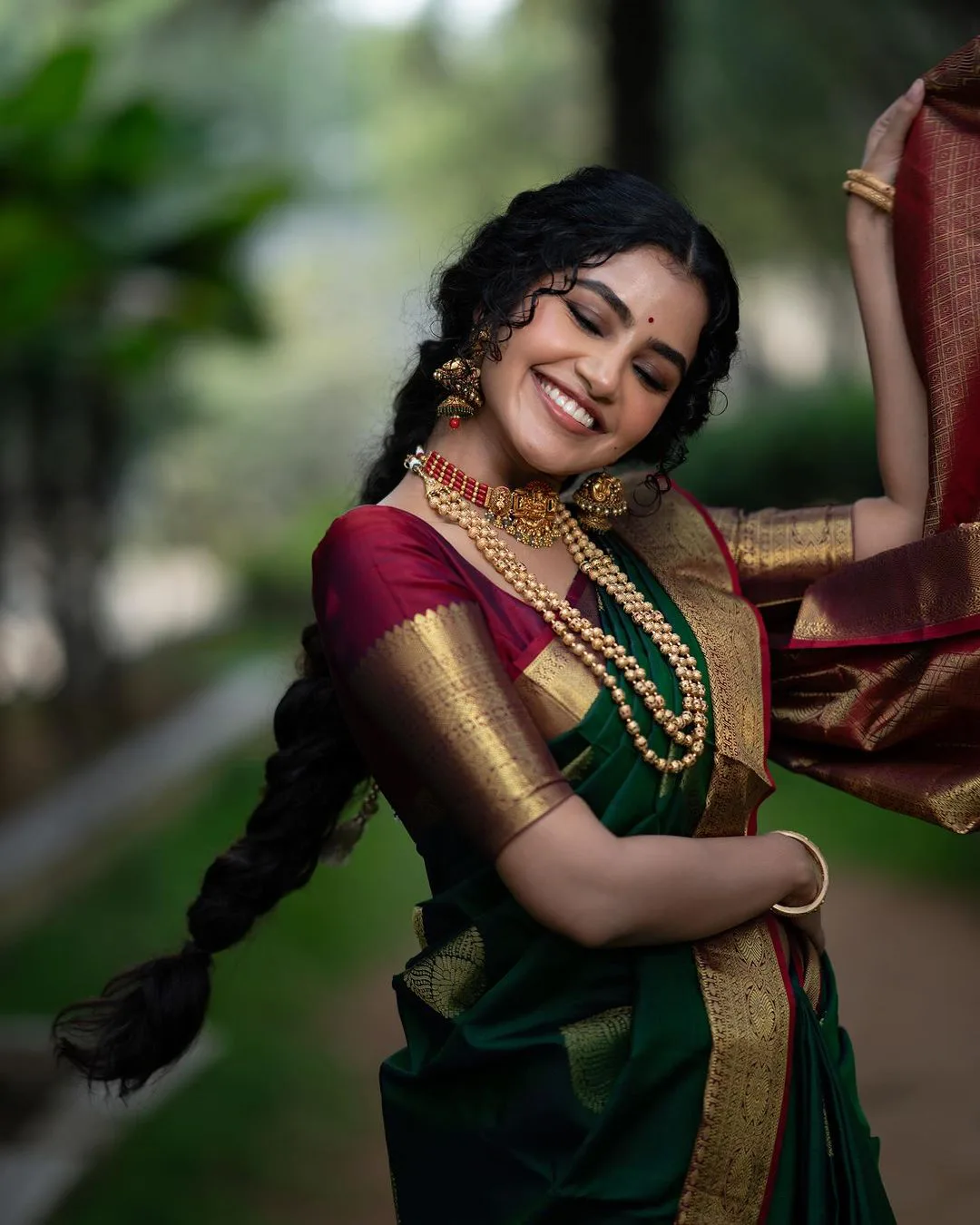 Anupama Parameswaran Traditional Looks in Saree