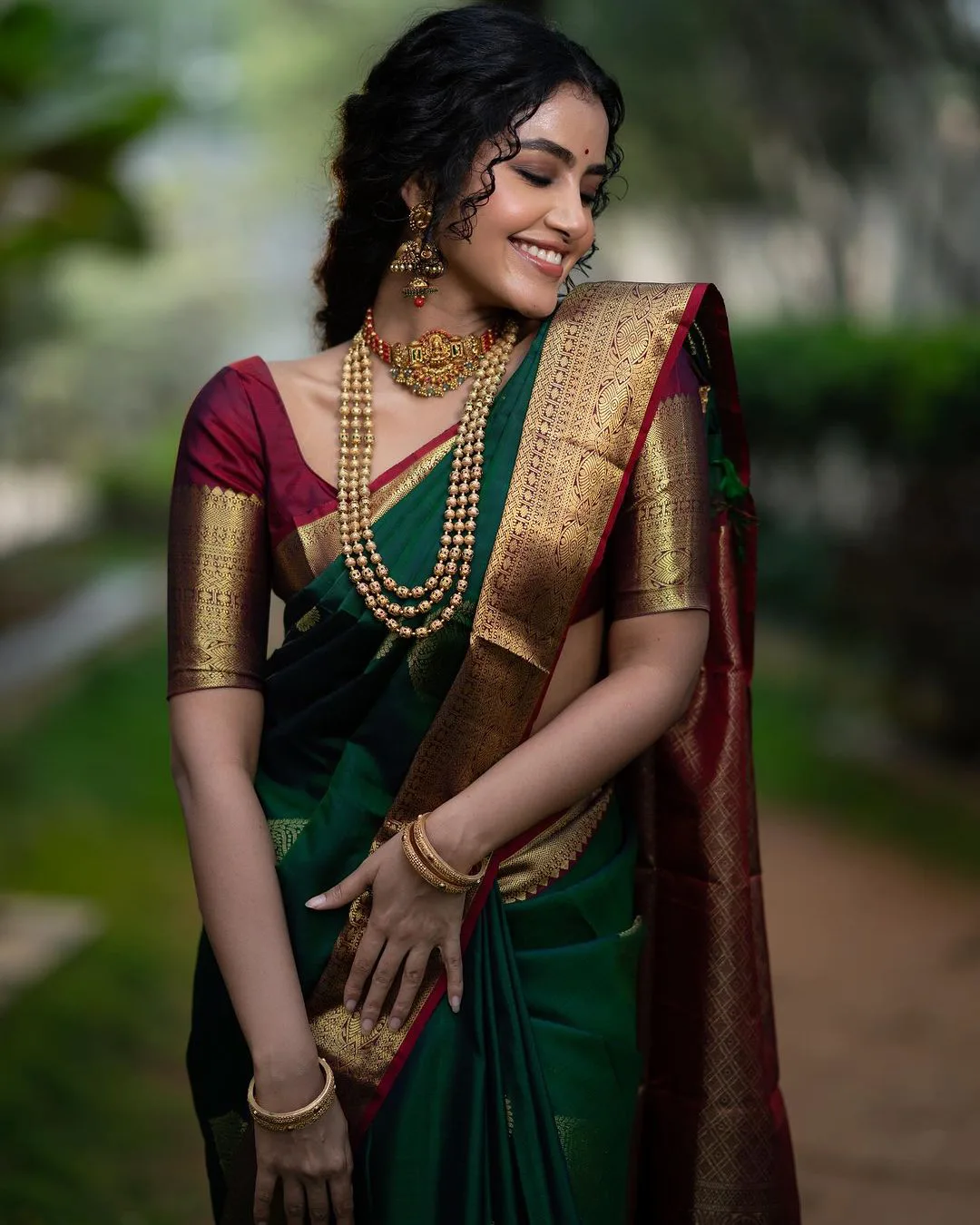 Anupama Parameswaran Traditional Looks in Saree