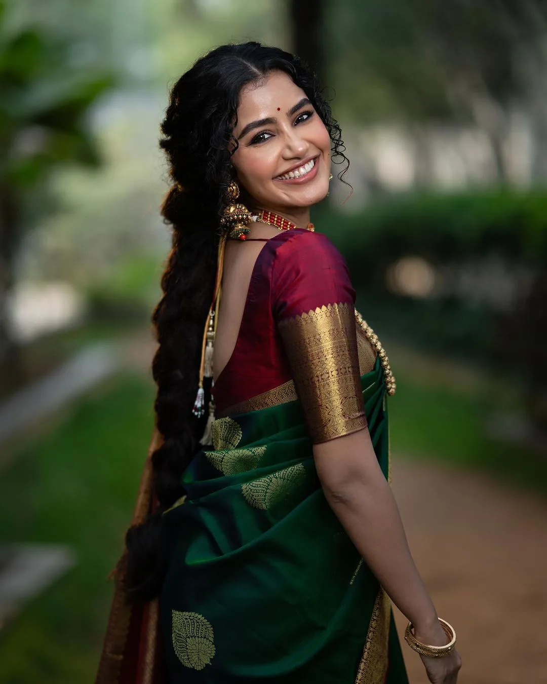 Anupama Parameswaran Traditional Looks in Saree