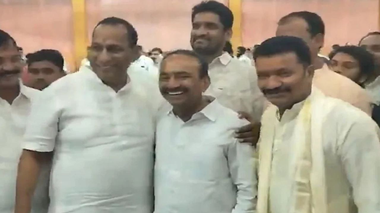 ఈటల అన్నా.. మల్కాజ్గిరిలో నువ్వే గెలుస్తున్నావ్.. మల్లారెడ్డి కామెంట్స్! ఈటల అన్నా.. మల్కాజ్గిరిలో నువ్వే గెలుస్తున్నావ్.. మల్లారెడ్డి కామెంట్స్!