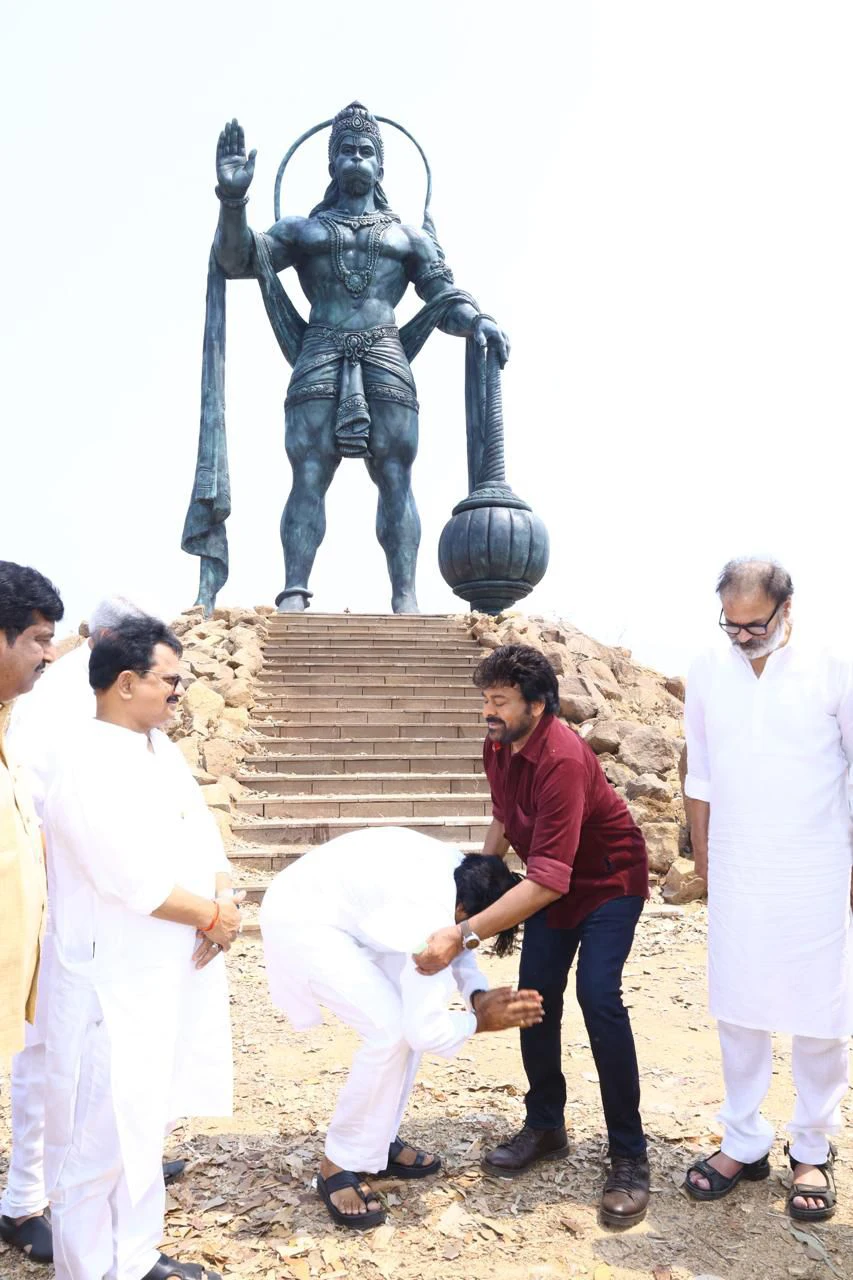 Chiranjeevi Pawan Kalyan Photos at Vishwambhara shooting sets