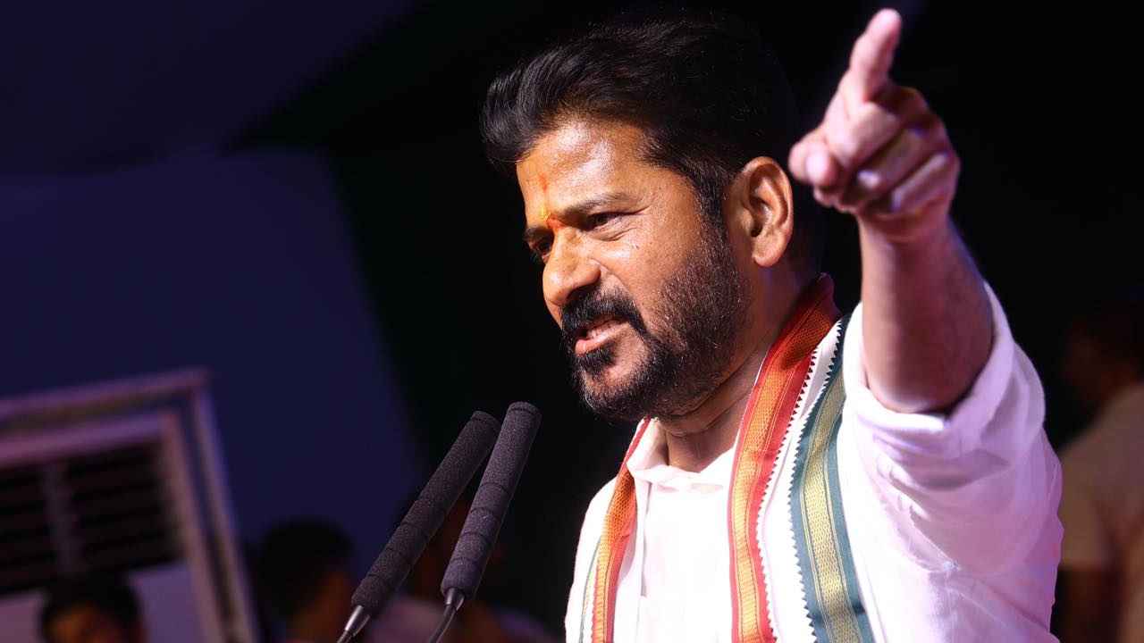 కరీంనగర్, వరంగల్, చేవెళ్ల నియోజకవర్గాల్లో రేవంత్ రెడ్డి పర్యటన కరీంనగర్, వరంగల్, చేవెళ్ల నియోజకవర్గాల్లో రేవంత్ రెడ్డి పర్యటన