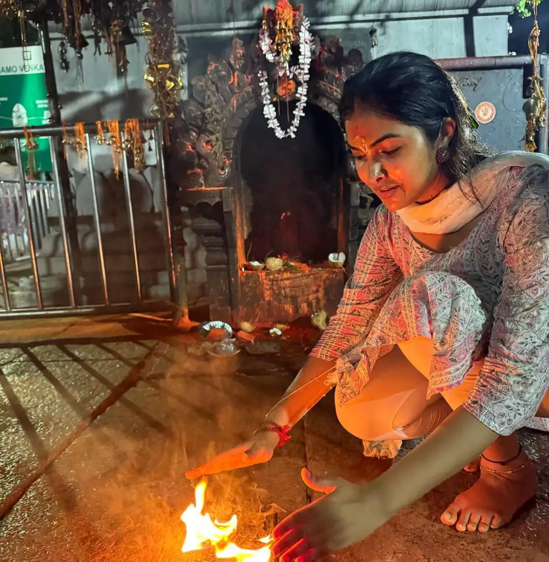 Divi Vadthya Visited Tirumala Venkateswara Swamy Temple