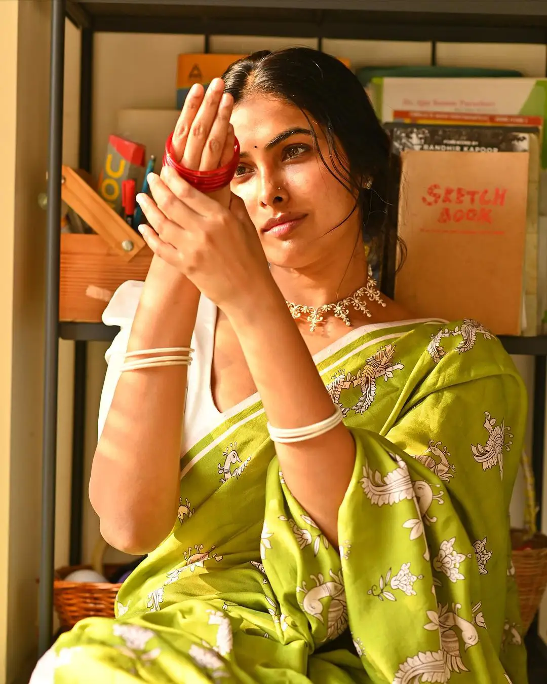 Actress Divi Stunning Looks in Saree