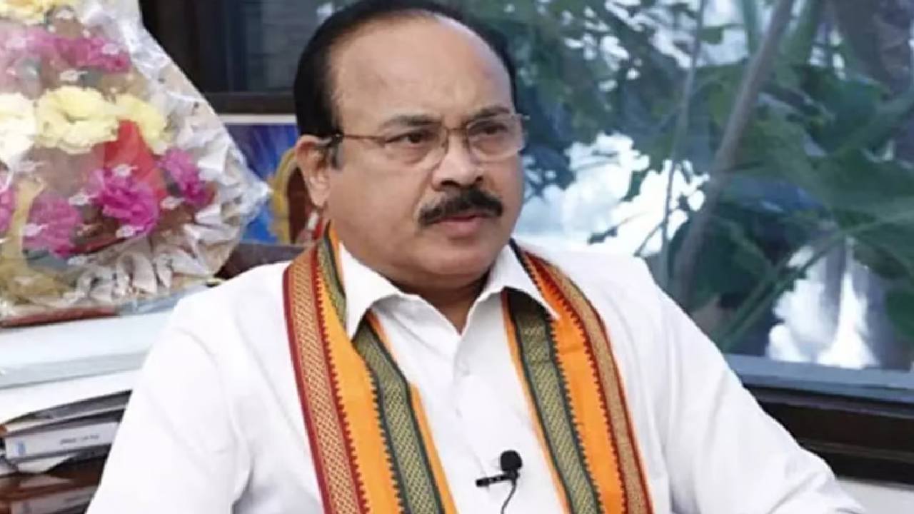 ఎన్నికల వేళ.. మళ్లీ బీజేపీలో చేరనున్న మాజీ మంత్రి ఎన్నికల వేళ.. మళ్లీ బీజేపీలో చేరనున్న మాజీ మంత్రి