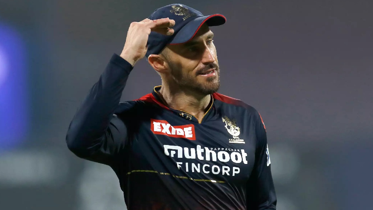 RCB : వరుస ఓటములతో సతమతమవుతున్న బెంగళూరు.. కెప్టెన్ డుఫ్లెసిస్కు గట్టి షాక్ ఇచ్చిన బీసీసీఐ RCB : వరుస ఓటములతో సతమతమవుతున్న బెంగళూరు.. కెప్టెన్ డుఫ్లెసిస్కు గట్టి షాక్ ఇచ్చిన బీసీసీఐ