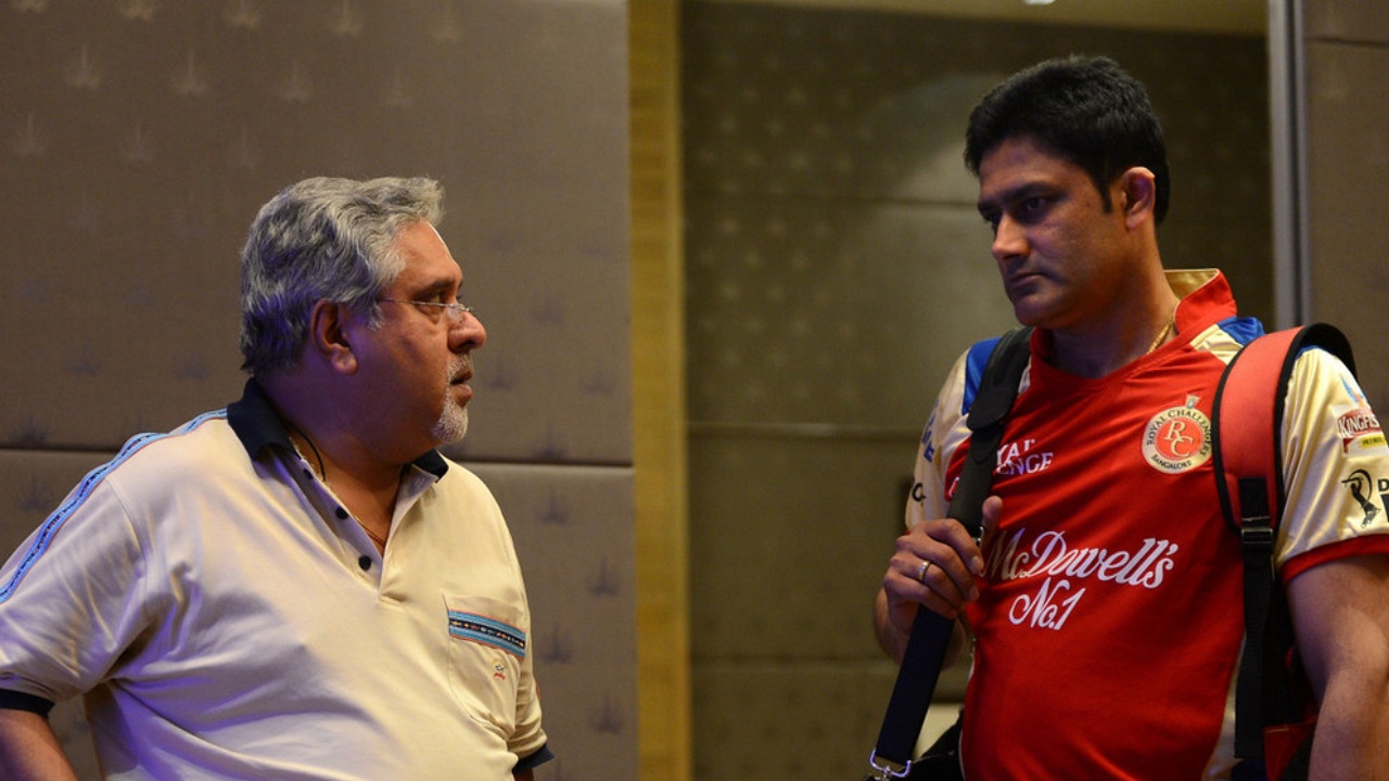 Anil Kumble : ‘అతడు మా బెంగళూరు అబ్బాయి.. ఎవ్వరూ తాకొద్దు’ ఆరంభ సీజన్ వేలంలో ఏం జరిగిందో చెప్పిన కుంబ్లే Anil Kumble : ‘అతడు మా బెంగళూరు అబ్బాయి.. ఎవ్వరూ తాకొద్దు’ ఆరంభ సీజన్ వేలంలో ఏం జరిగిందో చెప్పిన కుంబ్లే