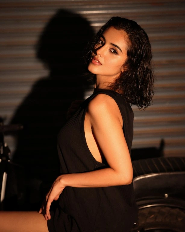 Malvika Sharma Sizzling Looks in Black Outfit