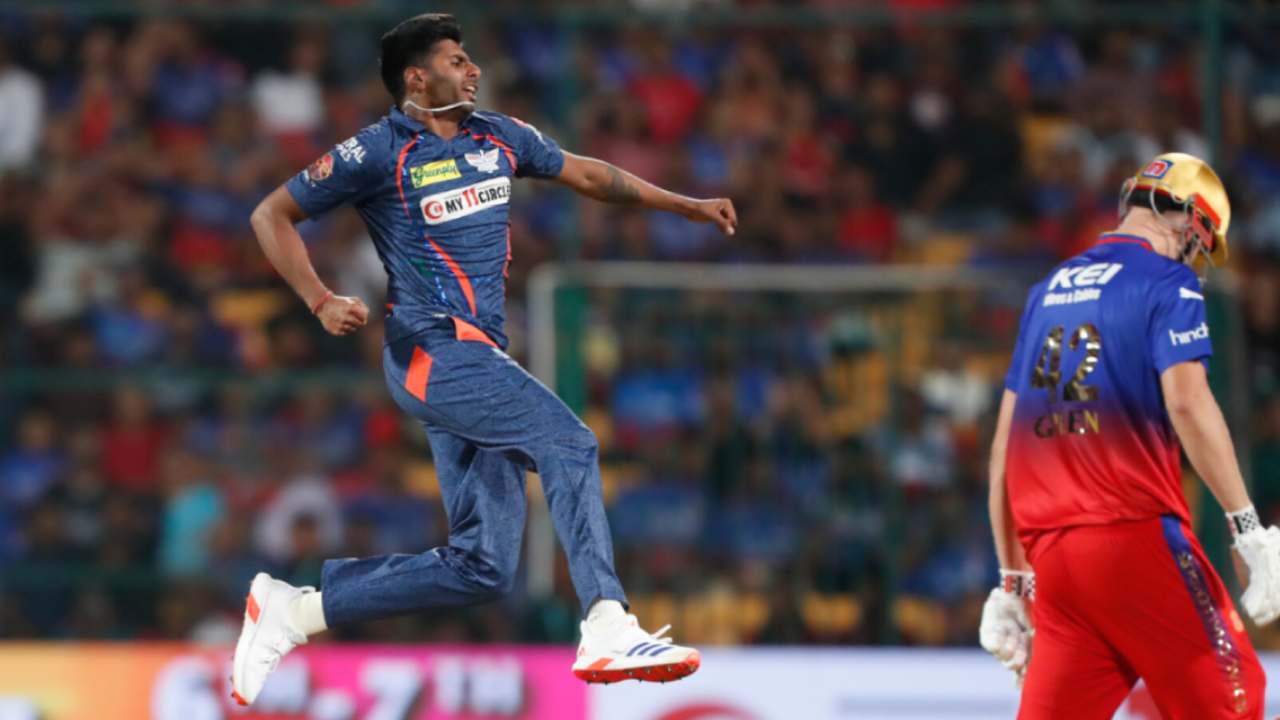 ఆర్సీబీ బ్యాటర్లను బెంబేలెత్తించిన మయాంక్ యాదవ్.. 2024 సీజన్లో సరికొత్త రికార్డు ఆర్సీబీ బ్యాటర్లను బెంబేలెత్తించిన మయాంక్ యాదవ్.. 2024 సీజన్లో సరికొత్త రికార్డు