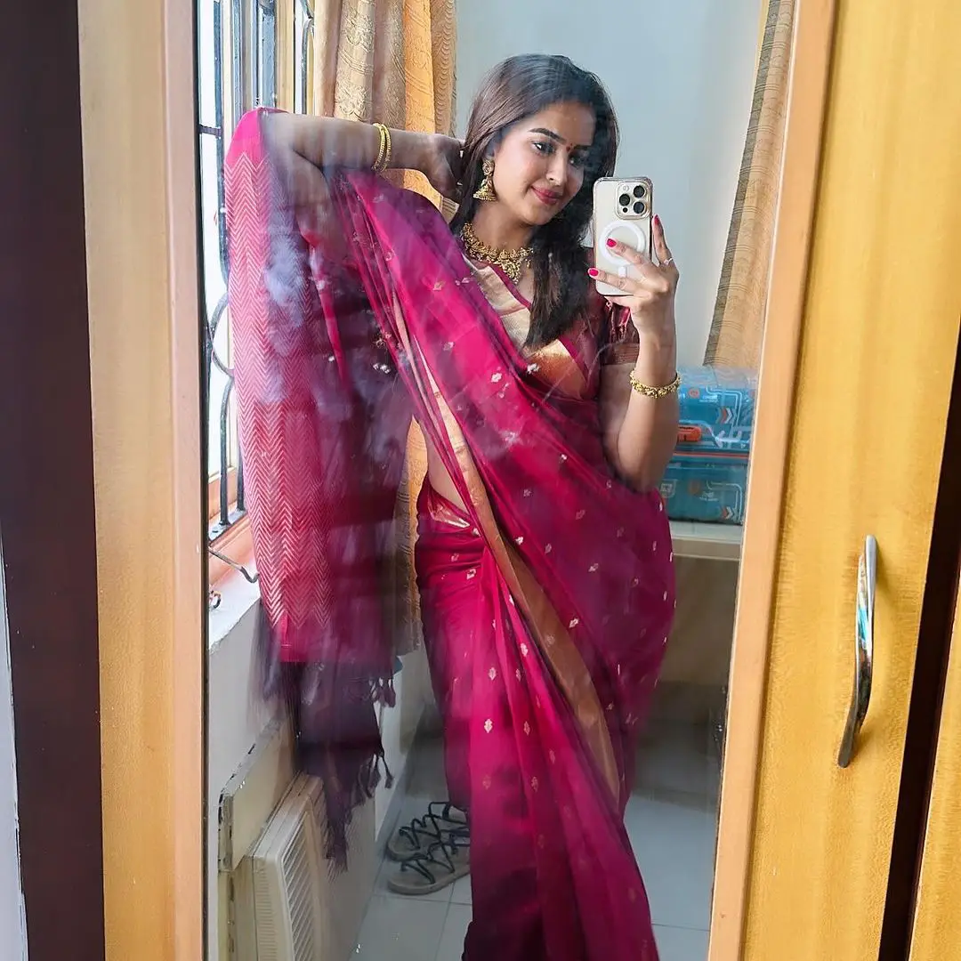 Pujiithaa Ponnada Shines in Silk Saree