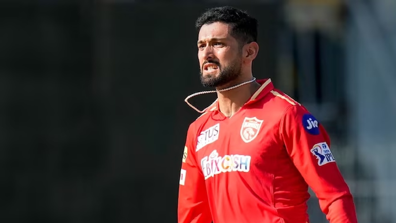 Punjab Kings : గెలుపు జోష్లో ఉన్న పంజాబ్కు భారీ ఎదురుదెబ్బ.. స్వదేశానికి పయనమైన స్టార్ ఆల్రౌండర్.. Punjab Kings : గెలుపు జోష్లో ఉన్న పంజాబ్కు భారీ ఎదురుదెబ్బ.. స్వదేశానికి పయనమైన స్టార్ ఆల్రౌండర్..