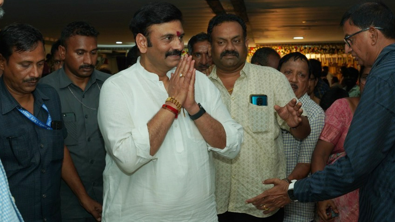 ఉత్కంఠ నడుమ.. ఉండి అసెంబ్లీ అభ్యర్థిగా ఎంపీ రఘురామ కృష్ణంరాజు నామినేషన్ ఉత్కంఠ నడుమ.. ఉండి అసెంబ్లీ అభ్యర్థిగా ఎంపీ రఘురామ కృష్ణంరాజు నామినేషన్