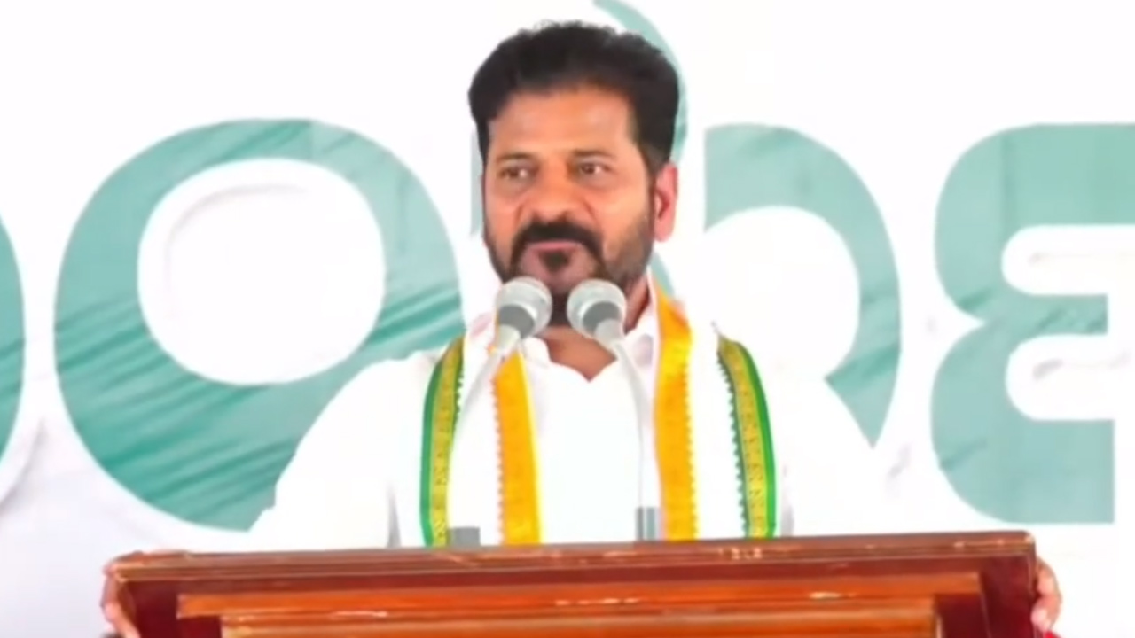 ఢిల్లీ పోలీసుల నోటీసులపై స్పందించిన సీఎం రేవంత్ రెడ్డి ఢిల్లీ పోలీసుల నోటీసులపై స్పందించిన సీఎం రేవంత్ రెడ్డి