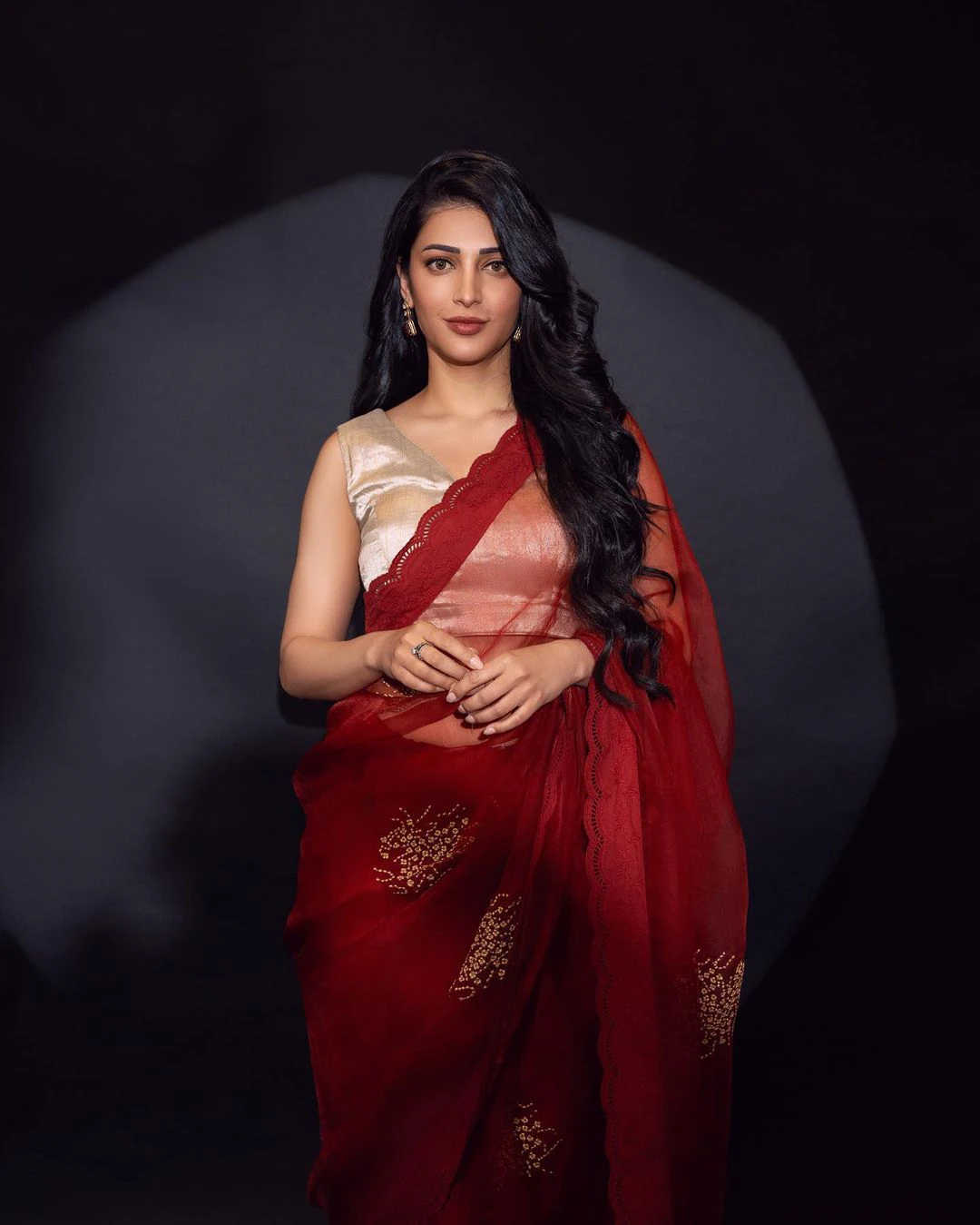 Shruti Haasan Stunning Looks in Saree