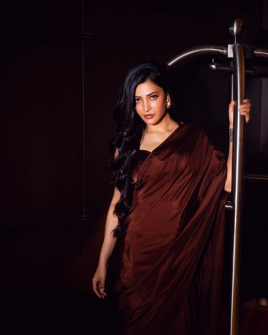Shruti Haasan Stunning Looks in Saree
