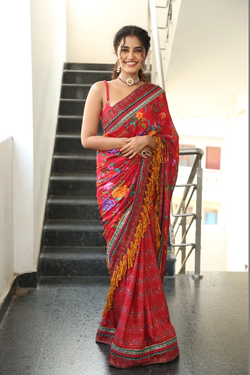 Tilllu Square Actress Anupama Parameswaran Saree Photos