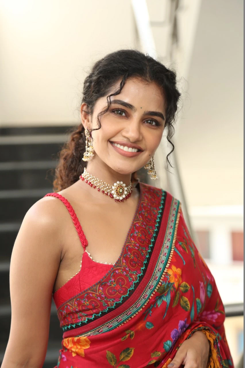 Tilllu Square Actress Anupama Parameswaran Saree Photos